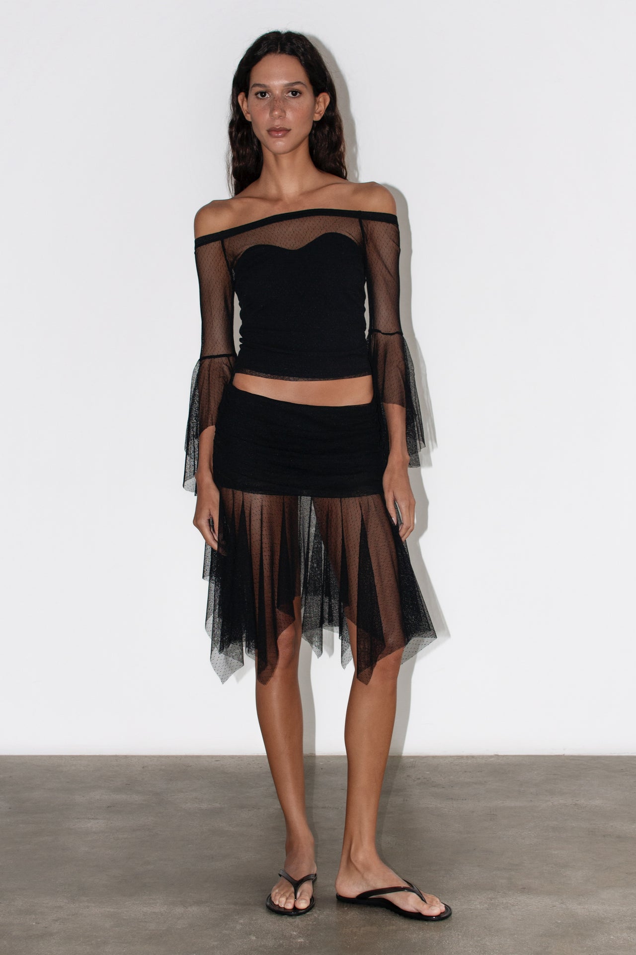 Tini Black Top