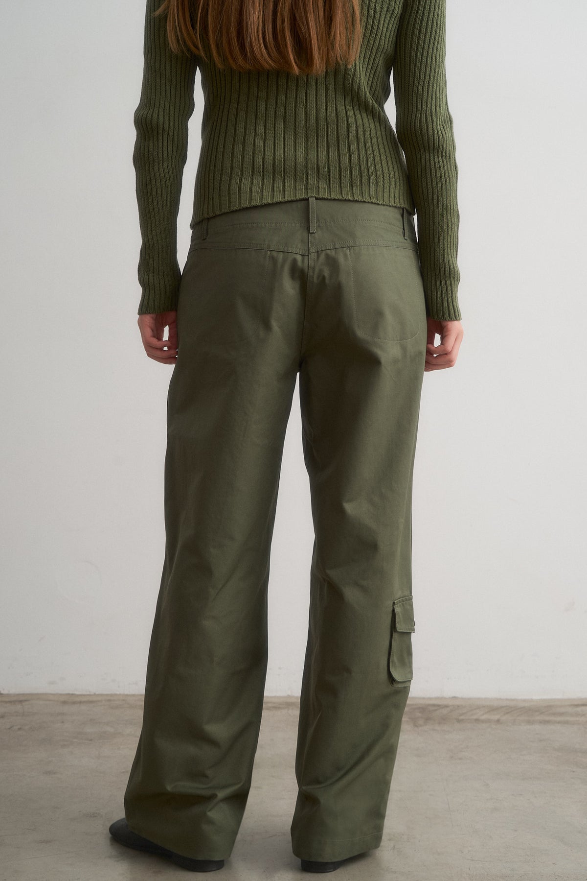 Marina khaki cargo trousers, rear detail