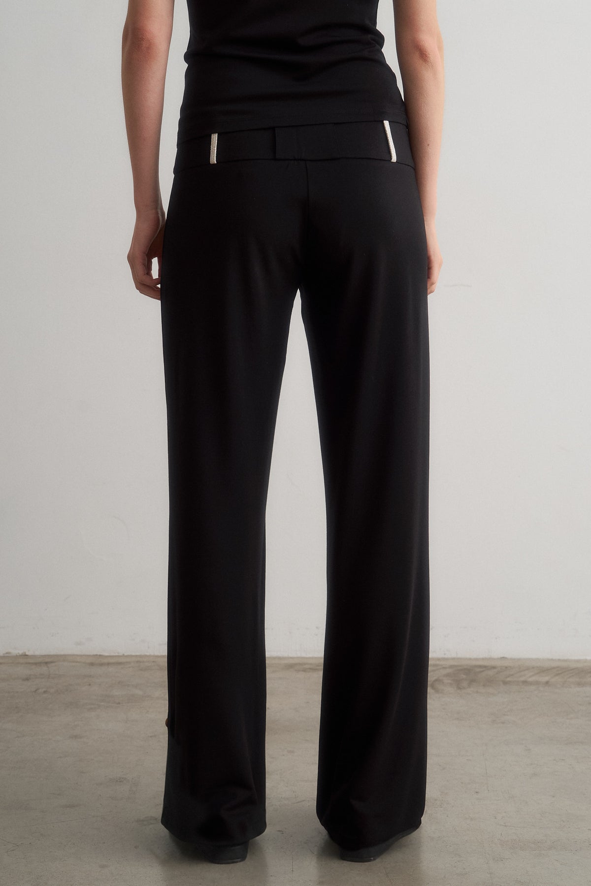 Zeynep black wide-leg trousers, rear detail